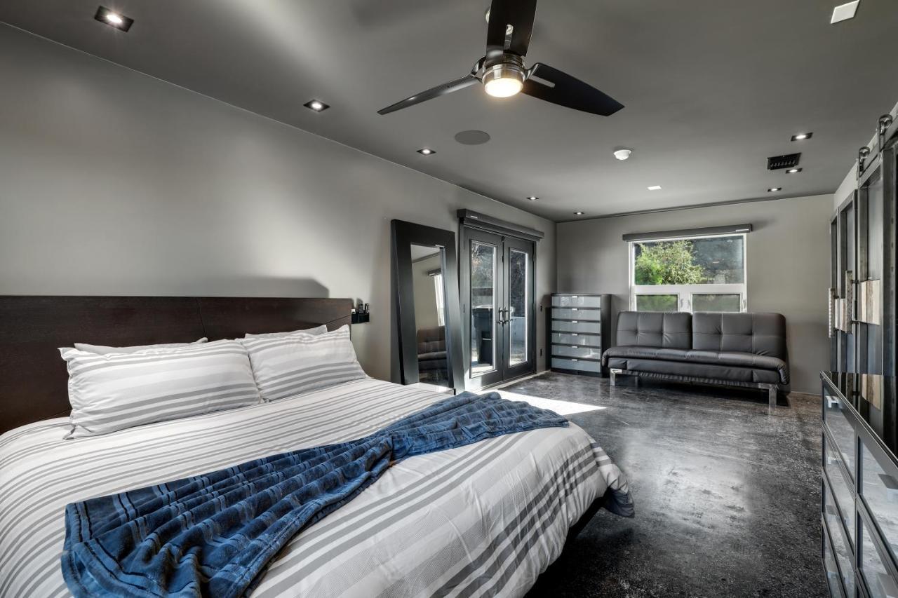 Iron Mansion Private Resort-Event Space 12000 Ft! 蒂梅丘拉 外观 照片